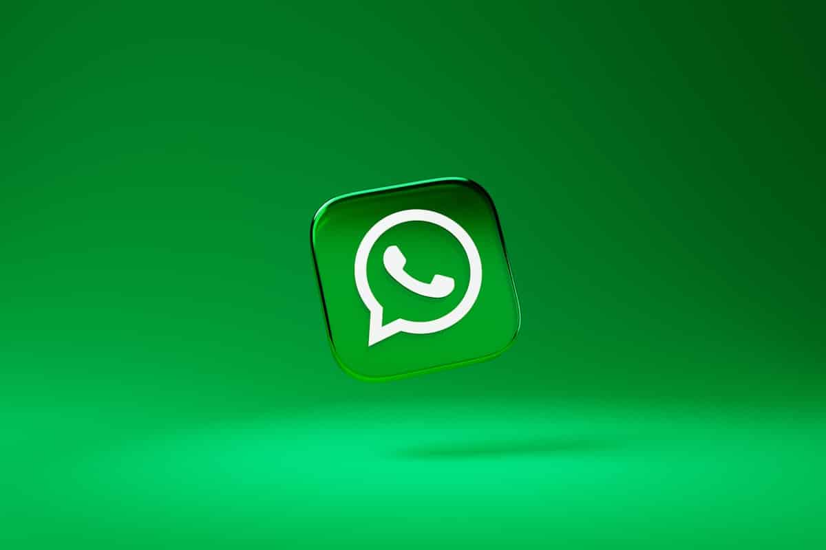 WhatsApp Liquid Glass iOS interfaz rediseño visual meta 2026